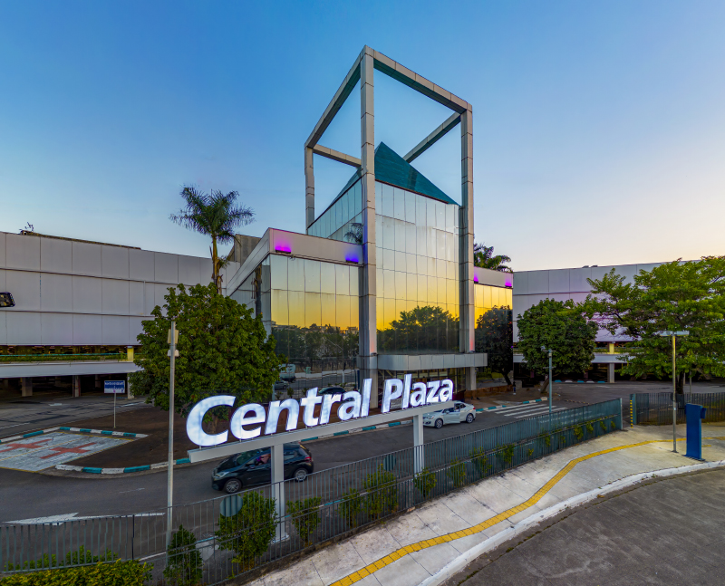 Center Plaza